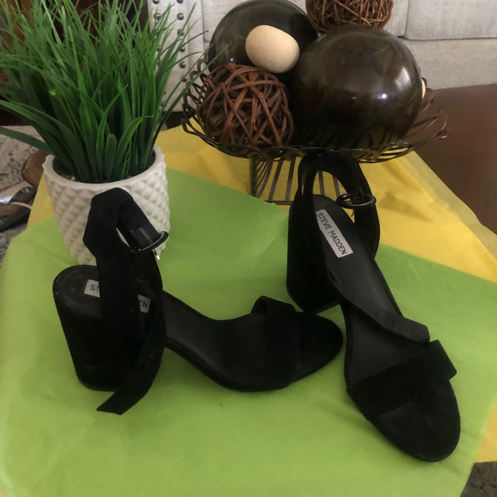 Ankle wrap open toe sandals